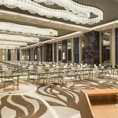 Wyndham Grand Levent & Conference Center ホテル