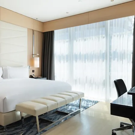 Wyndham Grand Levent & Conference Center Otel 5*
