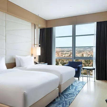 Wyndham Grand Levent & Conference Center Otel 5*