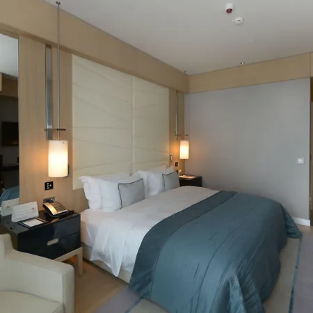 Hotel Wyndham Grand Levent & Conference Center 5*