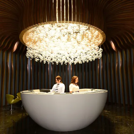 Wyndham Grand Levent & Conference Center ホテル イスタンブール