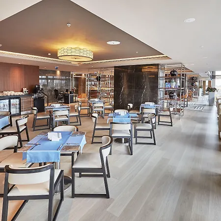 Hotel Wyndham Grand Levent & Conference Center 5*