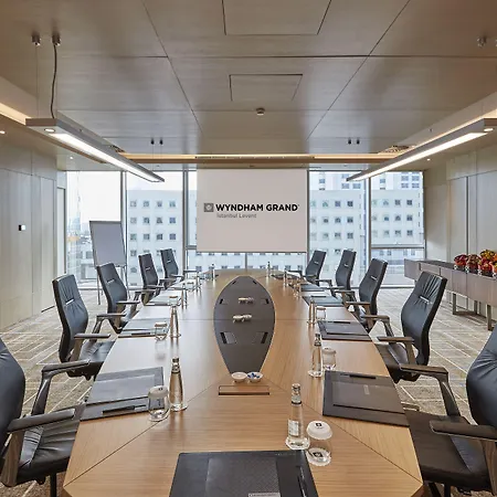 Wyndham Grand Levent & Conference Center ホテル イスタンブール