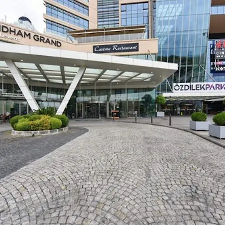 Wyndham Grand Levent & Conference Center