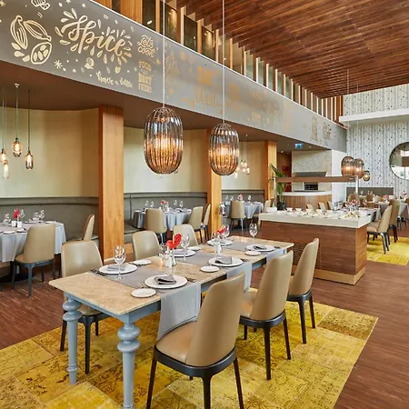 Wyndham Grand Levent & Conference Center Hotel