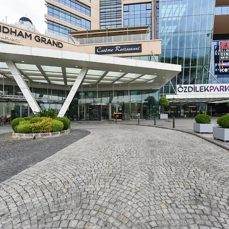 فندق Wyndham Grand Levent & Conference Center اسطنبول