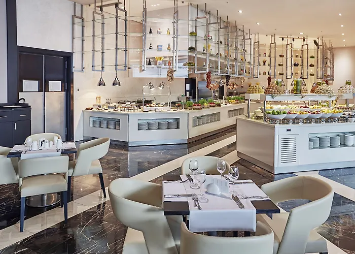 فندق ويندهام جراند إسطنبول ليفينت 5*